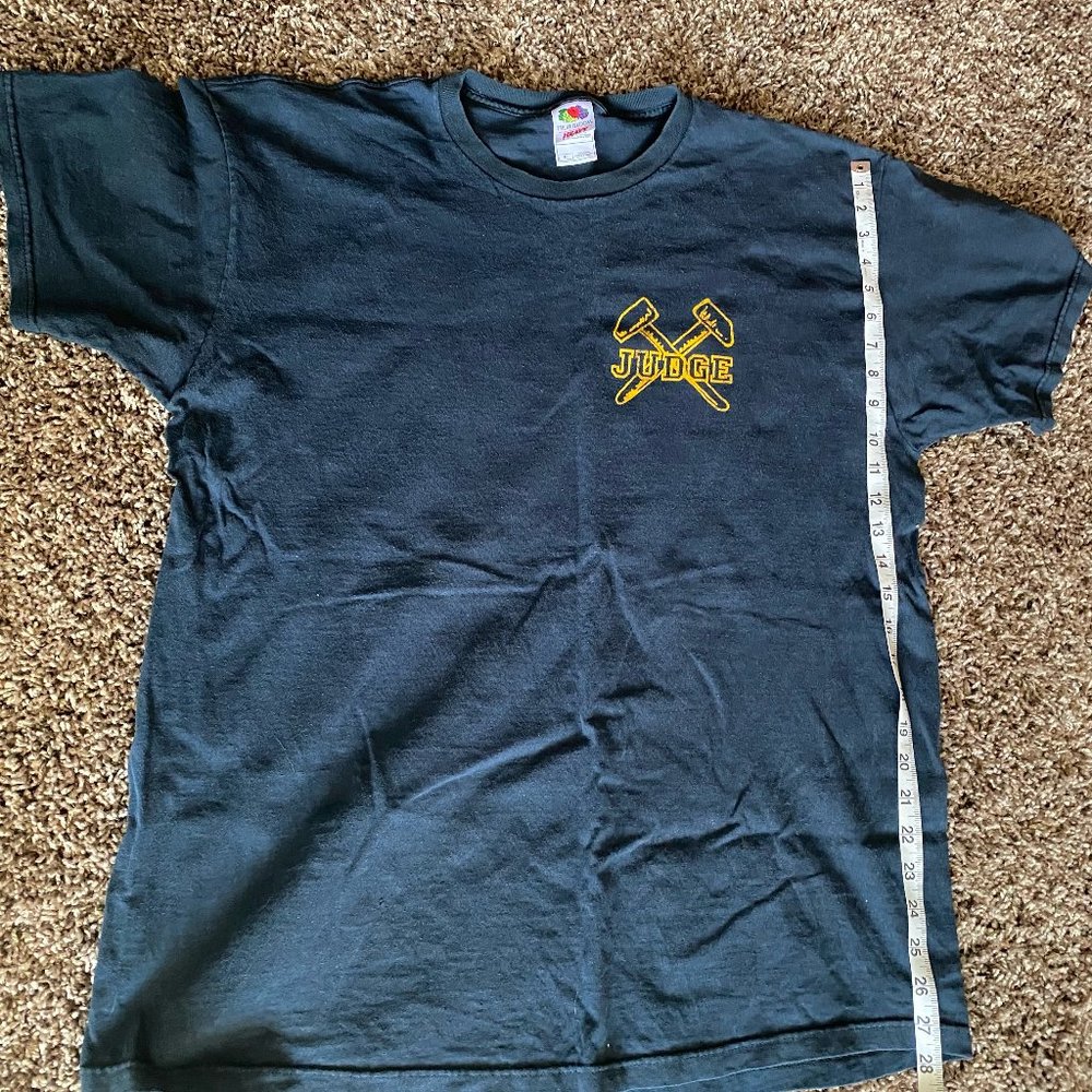 Vintage Men's Fruit of the Loom Judge TShirt.